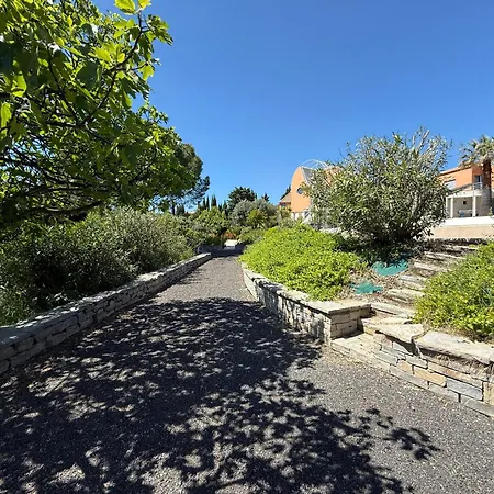 La Majorelle T3 De 92 M² + Terrasses, Jardin.